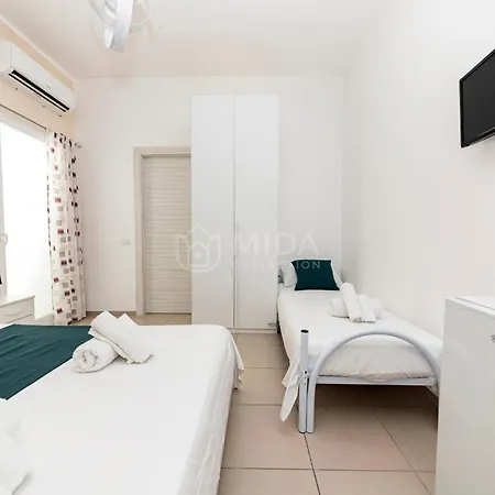 La Torre Nocleg ze śniadaniem 3*