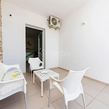 לינה וארוחת בוקר La Torre טורה לפילו