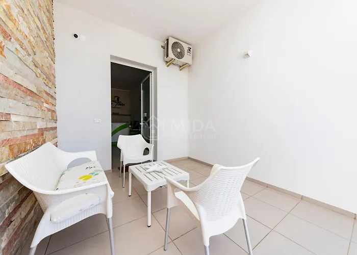 לינה וארוחת בוקר La Torre טורה לפילו